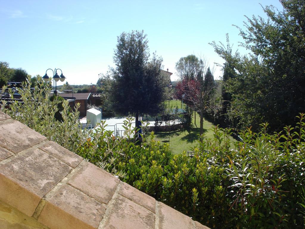 Residence Serristori Castiglion Fiorentino Buitenkant foto